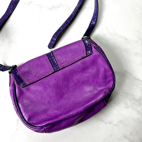 G by Guess Purple Crossbody Bag - Picture 3 of 6